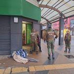 PUERTO MONTT | Hombre que causó destrozos en la Plaza de Armas quedó en internación provisional