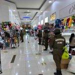 11 personas detenidas por venta ilegal de productos falsificados en operativo conjunto en Puerto Montt
