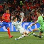 Chile gana en la agonía, por el esfuerzo de sus jugadores